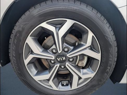 Used 2019 Kia Forte LXS FWD image 20