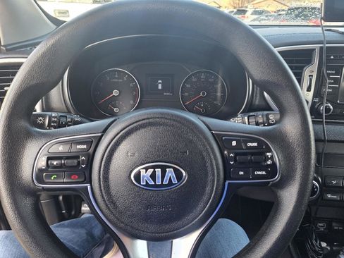Used 2018 Kia Sportage LX image 11