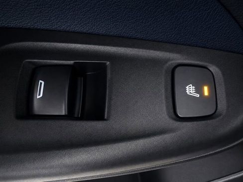 Used 2022 Chevrolet Bolt EUV Premier w/ Super Cruise Package FWD image 22