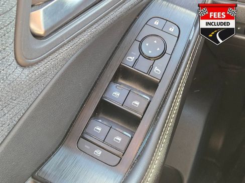 Used 2022 Nissan Rogue SV AWD/4WD image 31