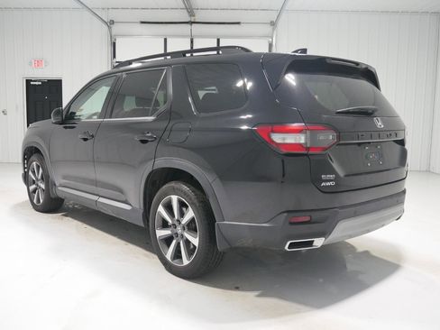 Used 2023 Honda Pilot Elite image 7
