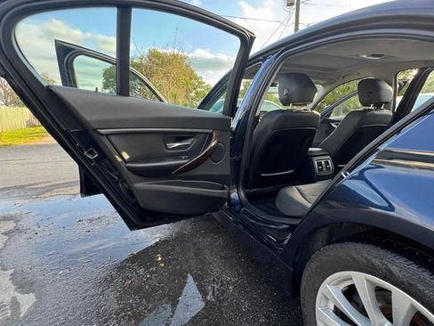 Used 2016 BMW 320i Sedan RWD image 14