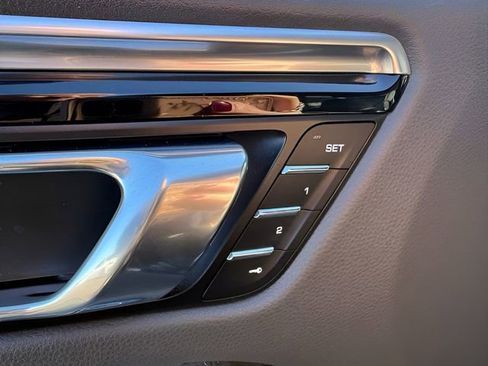 Used 2017 Porsche Macan image 10