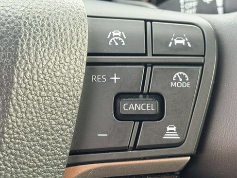 Used 2025 Toyota Camry SE FWD image 19