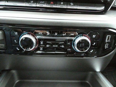 New 2026 GMC Sierra 2500 SLT image 24