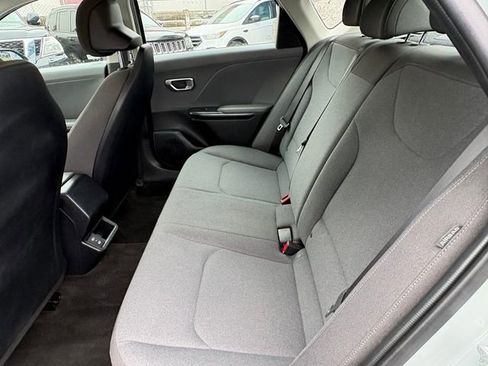Used 2025 Kia K4 LX image 15