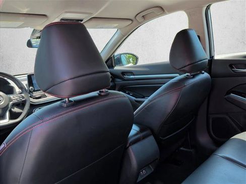 Used 2024 Nissan Altima 2.5 SR FWD image 16