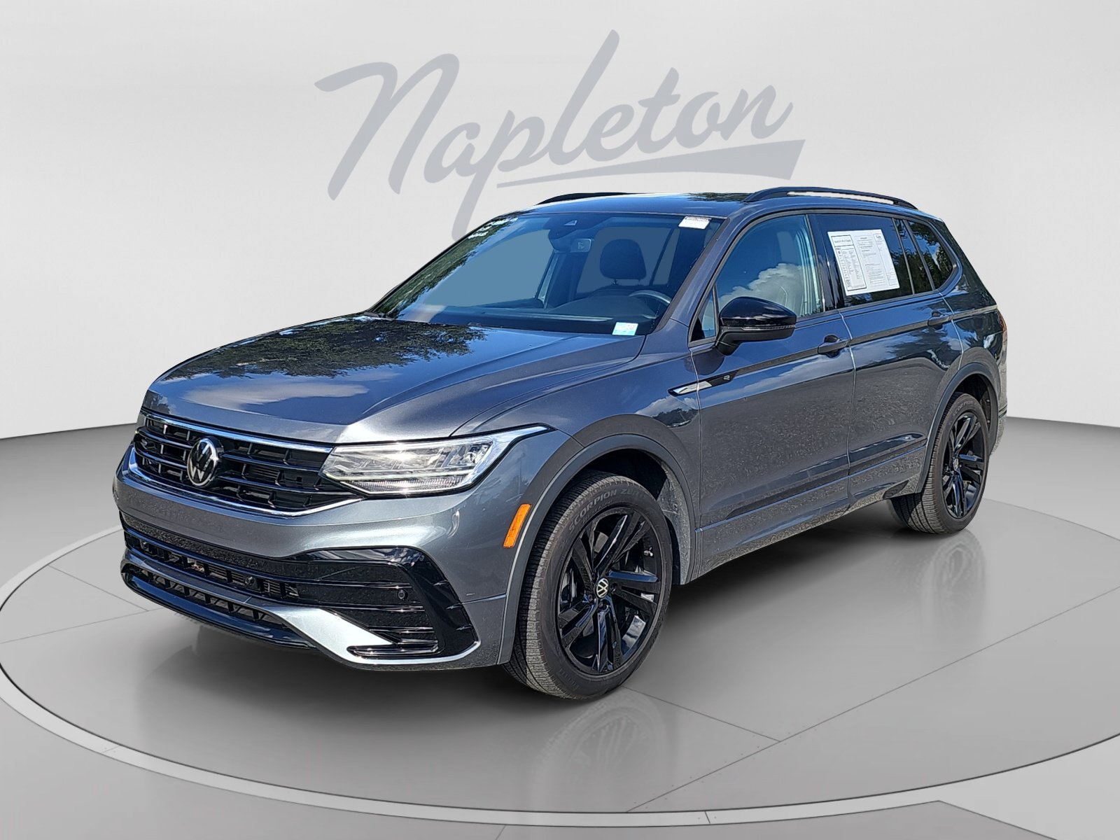 Used 2023 Volkswagen Tiguan SE R-Line FWD image 1
