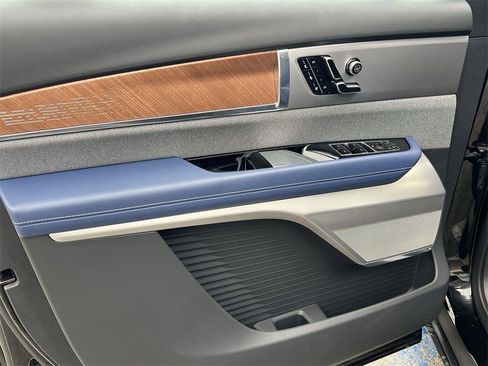 New 2026 Cadillac Vistiq Premium Luxury image 10