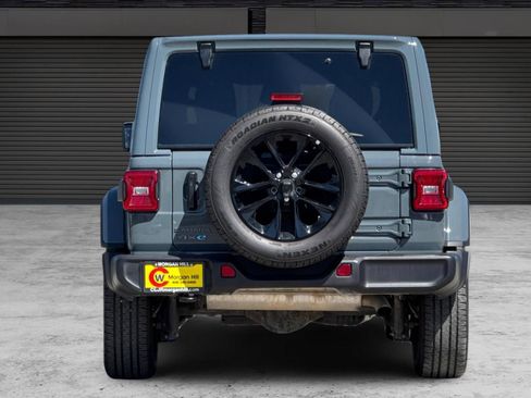 Used 2025 Jeep Wrangler Unlimited Sahara AWD/4WD image 5