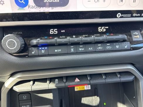 Used 2023 Toyota Tundra Limited w/ Power Package image 18