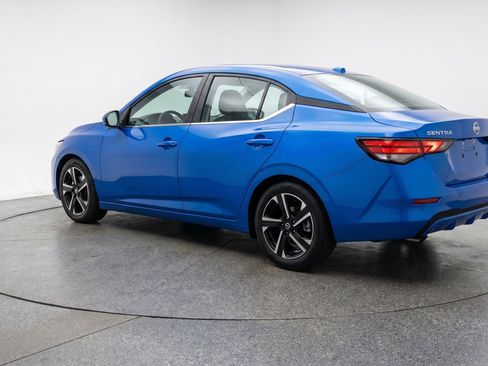 Used 2025 Nissan Sentra SV FWD image 6
