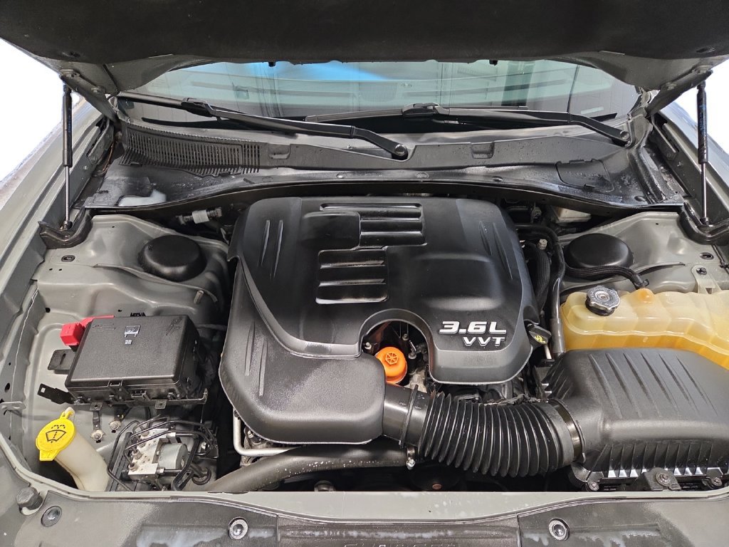 Used 2019 Dodge Charger SXT w/ Plus Group RWD image 29