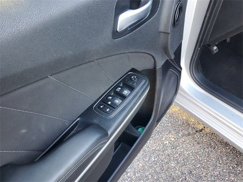 Used 2023 Dodge Charger SXT image 10