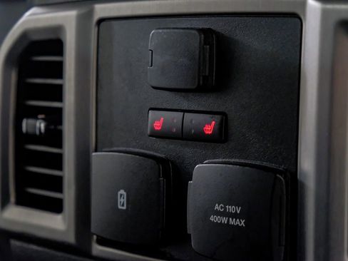 Used 2022 Ford F250 Platinum w/ FX4 Off-Road Package image 31