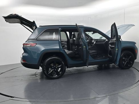 Used 2026 Jeep Grand Cherokee Limited w/ Limited Altitude Package AWD/4WD image 65