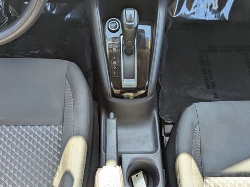 Used 2020 Nissan Versa S FWD image 23