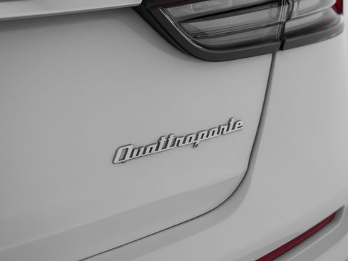 Used 2023 Maserati Quattroporte Modena RWD image 24