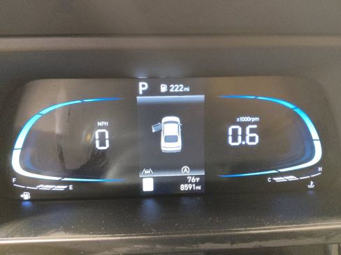 Used 2025 Hyundai Elantra SE w/ Cargo Package FWD image 23