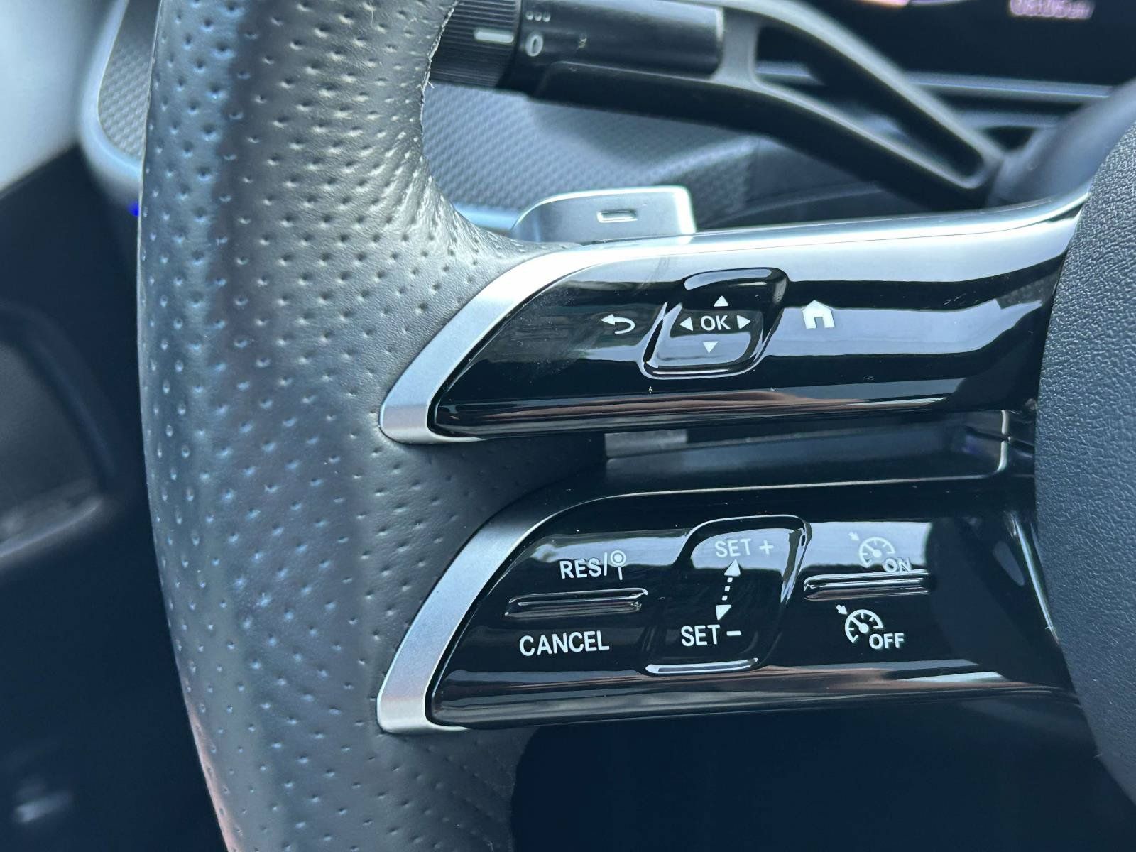 Certified 2025 Mercedes-Benz C 300 4MATIC Sedan image 29