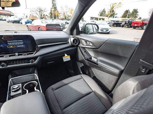 New 2026 Chevrolet Equinox LT w/ LPO, Floor Liner Package AWD/4WD image 16