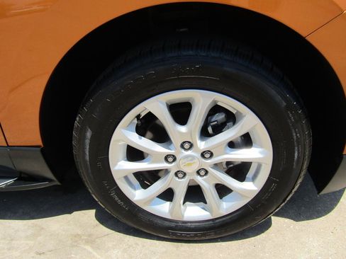 Used 2018 Chevrolet Equinox LT w/ Sun & Infotainment Package FWD image 7