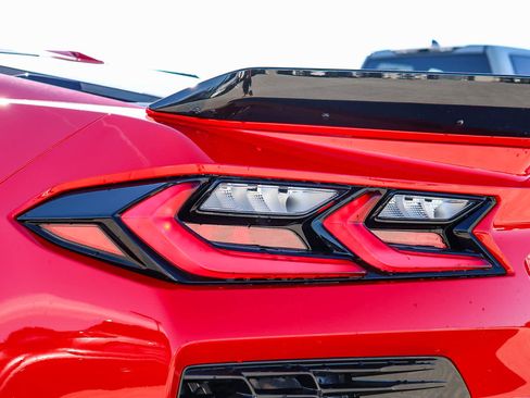 Used 2025 Chevrolet Corvette Z06 image 12