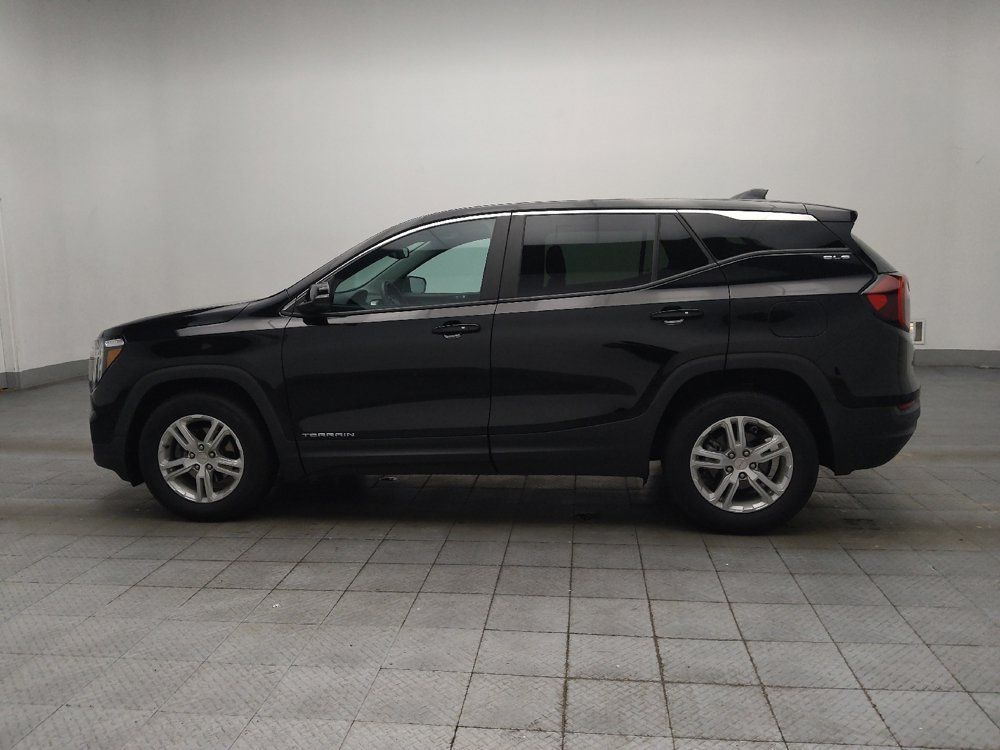 Used 2023 GMC Terrain SLE FWD image 2