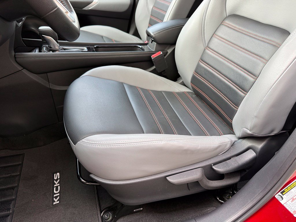 Used 2024 Nissan Kicks SR w/ SR Premium Package FWD image 23