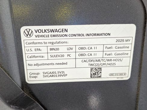 Used 2025 Volkswagen Taos SE w/ Panoramic Sunroof Package image 24