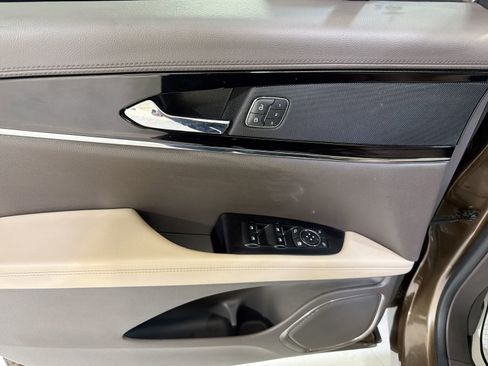 Used 2022 Lincoln Nautilus FWD w/ Premium Package image 12