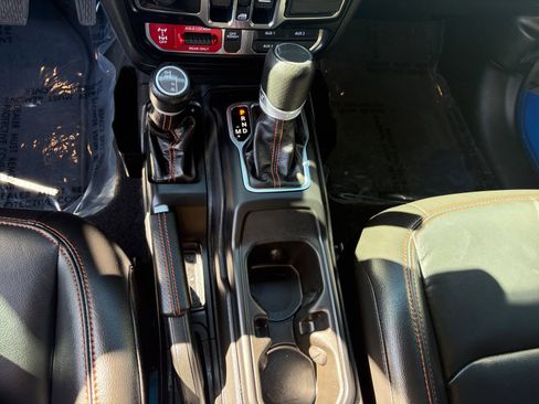 Used 2023 Jeep Gladiator Mojave w/ LED Lighting Group AWD/4WD image 15