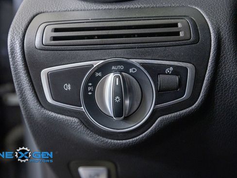 Used 2021 Mercedes-Benz GLC 300 4MATIC image 14