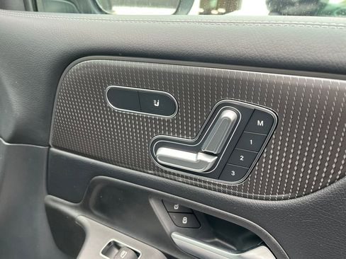 Certified 2022 Mercedes-Benz GLB 250 4MATIC w/ Premium Package Lite image 16