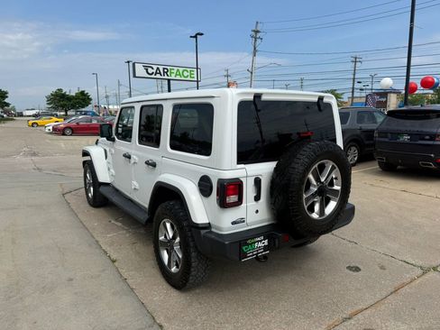 Used 2018 Jeep Wrangler Unlimited Sahara w/ Uconnect 4C Nav & Sound Group AWD/4WD image 8
