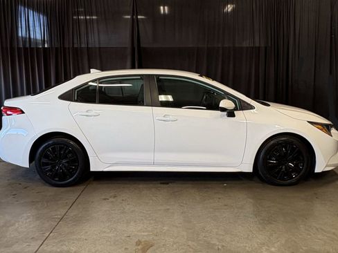 Certified 2024 Toyota Corolla LE image 28