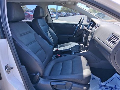 Used 2012 Volkswagen Jetta SE FWD image 14