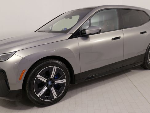 Used 2023 BMW iX xDrive50 w/ Premium Package image 3
