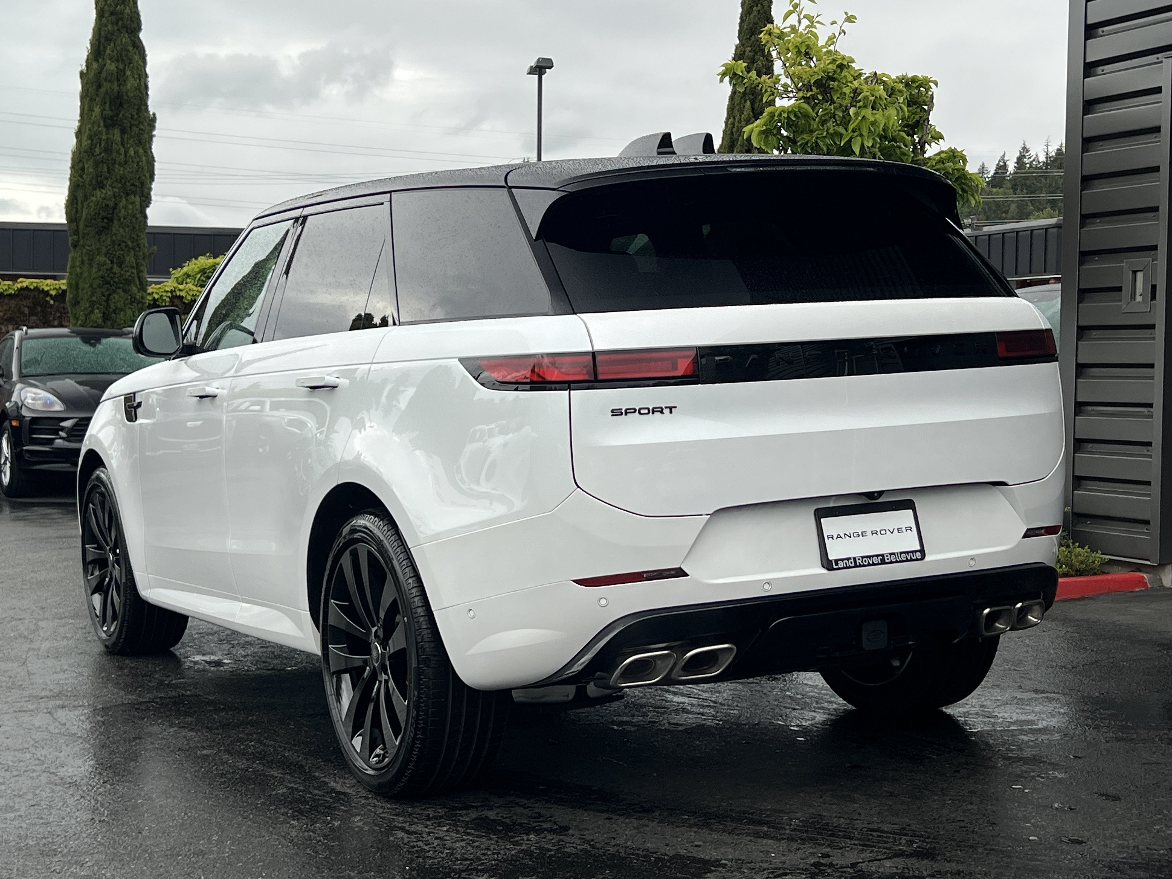 New 2025 Land Rover Range Rover Sport Dynamic SE AWD/4WD image 6