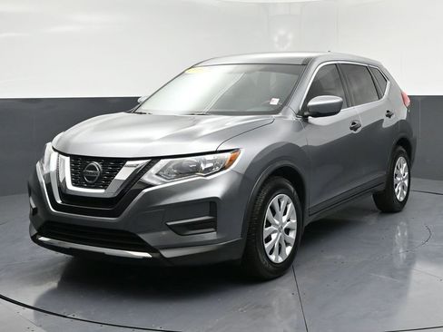 Used 2018 Nissan Rogue S image 4