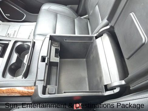 Used 2020 Chevrolet Suburban Premier image 20