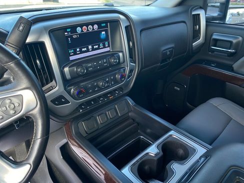 Used 2018 GMC Sierra 1500 SLT w/ SLT Premium Package image 33