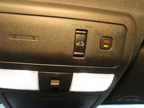 Used 2023 Nissan Frontier PRO-4X image 26