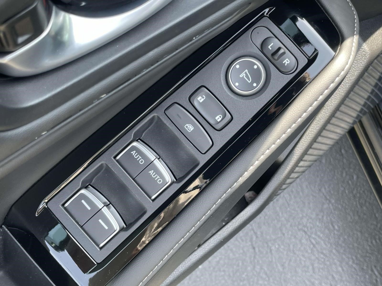 Used 2025 Honda Accord Touring image 17