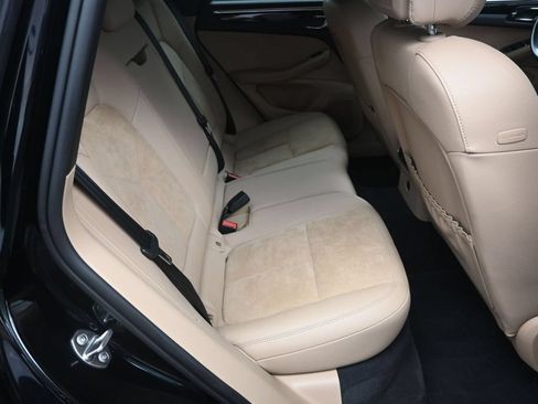 Used 2020 Porsche Macan AWD/4WD image 34