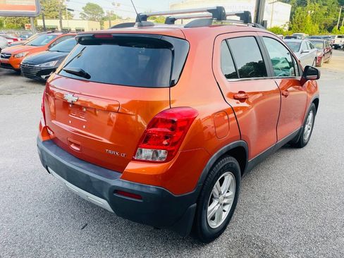 Used 2015 Chevrolet Trax LT w/ LT Sun and Sound Package image 9