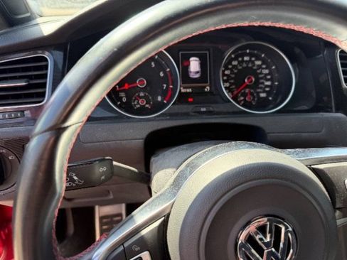 Used 2015 Volkswagen Golf 4-Door FWD image 21