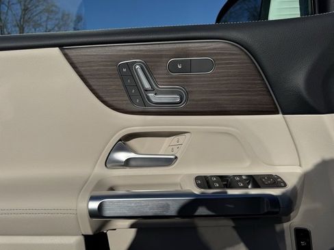 Used 2026 Mercedes-Benz GLB 250 4MATIC image 20