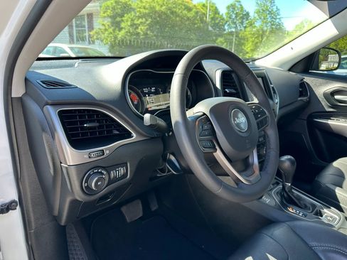 Used 2021 Jeep Cherokee Latitude Lux AWD/4WD image 10