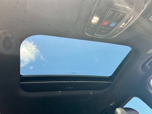 Used 2025 Jeep Grand Cherokee Altitude AWD/4WD image 21